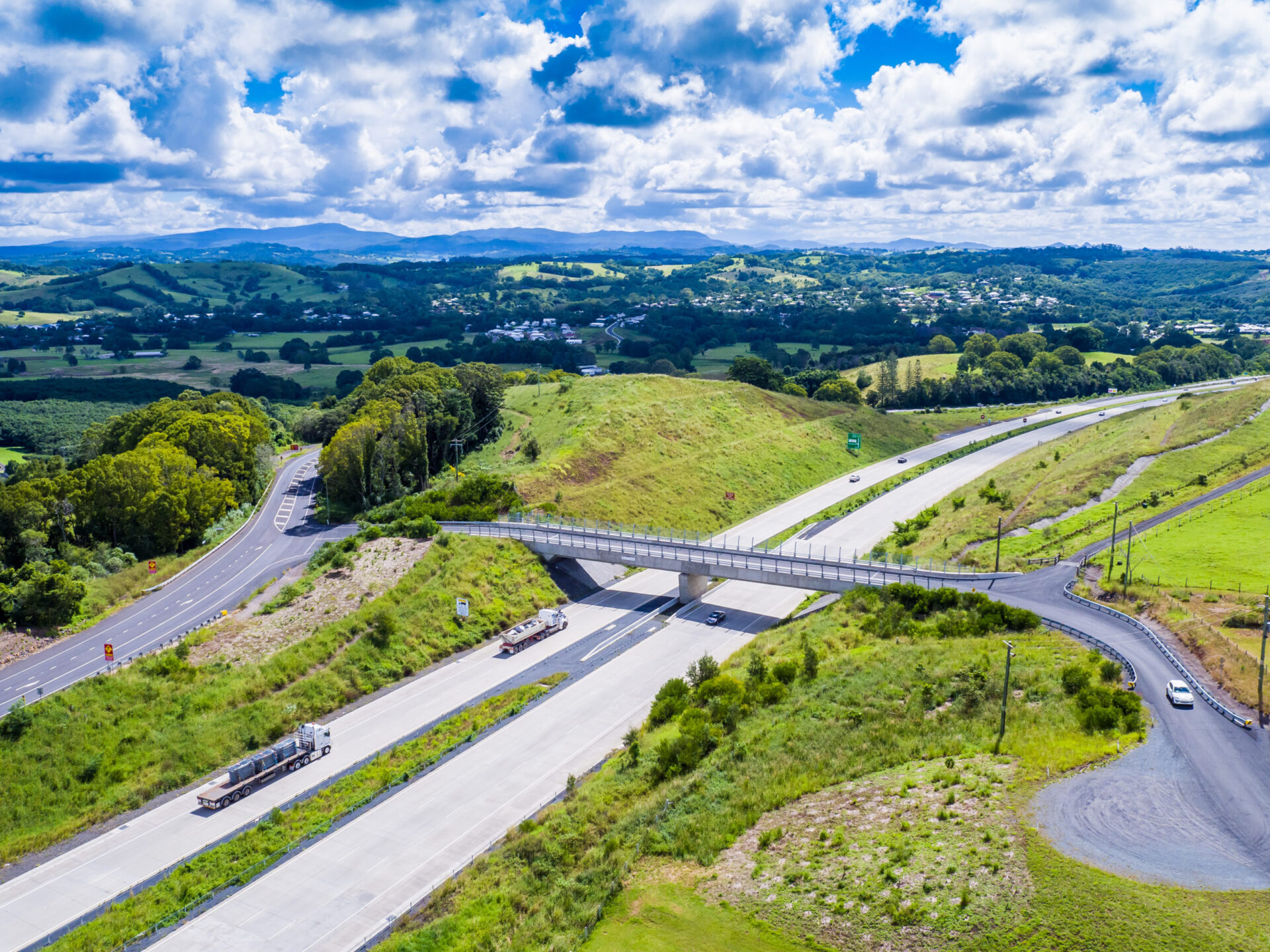 Transport, Titenbar to Ewingsdale, Pacific Hwy Arundal Hill, bridge